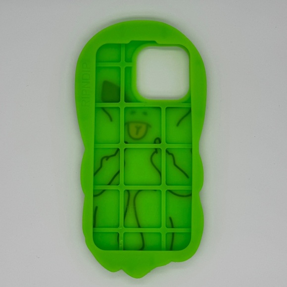 iPhone 15 Pro Max Green Alien Phone Case - Picture 2 of 2